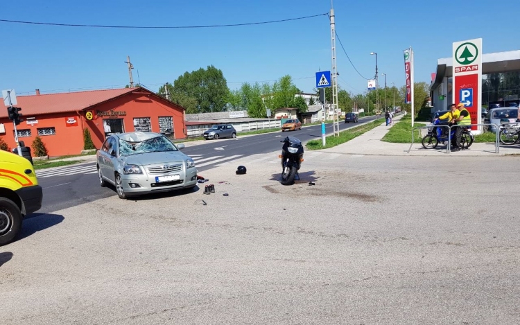Motoros baleset történt Dorogon az Esztergomi úton