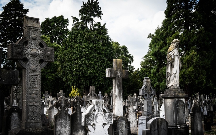 Segítségkérés az első világháborús sírokban nyugvó sírhelyek rendbetételéhez