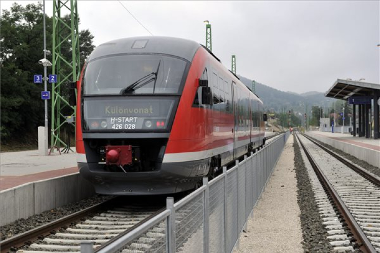 Újra teljes vonalon jár az esztergomi vonat