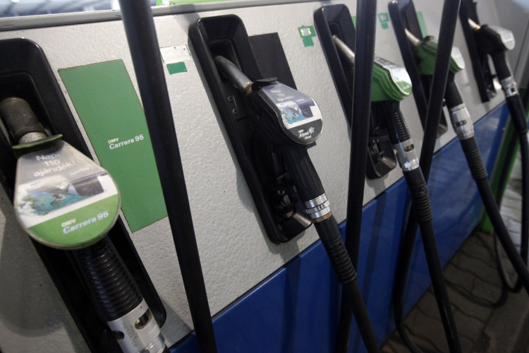 Bízhatunk az alacsonyabb olaj- és üzemanyagárban