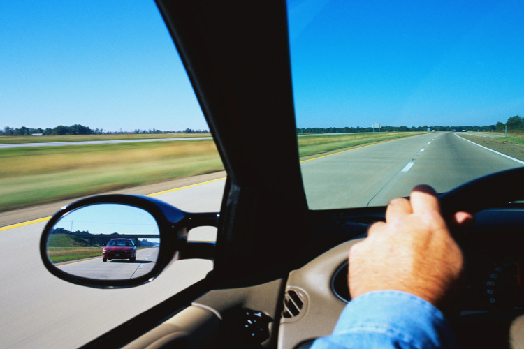 Külföldre vitte a bérelt kocsit, amit nem akart visszaadni - Elítélték