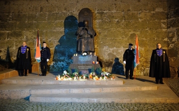 A kommunizmus áldozataira emlékezett Esztergom