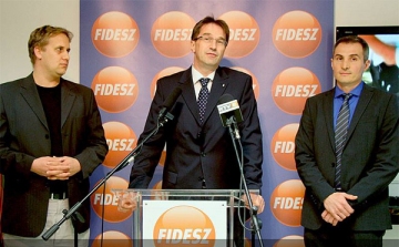 Megnyílt hivatalosan is az új, esztergomi Fidesz iroda