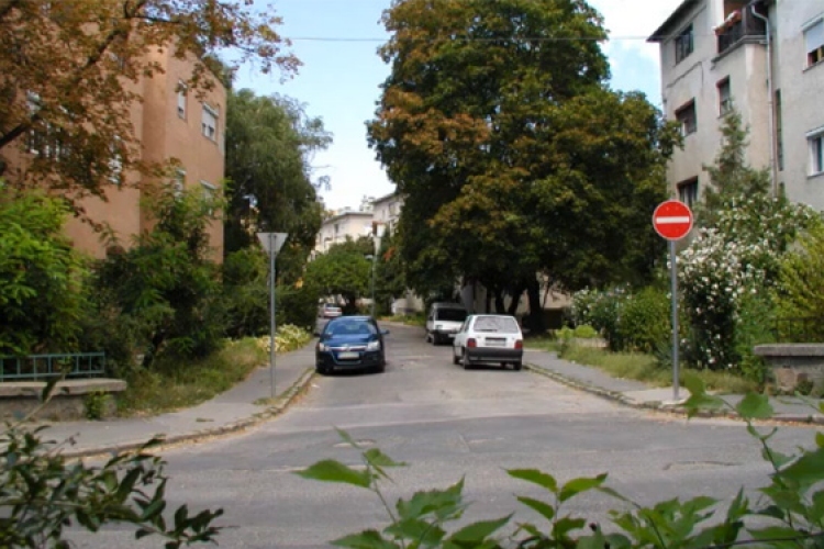Ahol Esztergomban semmit nem ér a behajtani tilos tábla – VIDEÓ