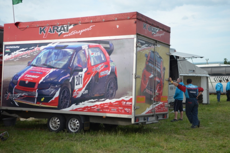 Magabiztos rajt-cél győzelemmel kezdte az 2014- es Autocross Európa Bajnokságot Kárai Tomi Németországban.