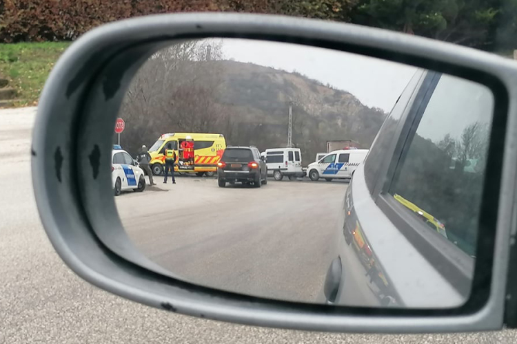 Megint baleset történt a Kesztölci és a Suzuki út kereszteződésében