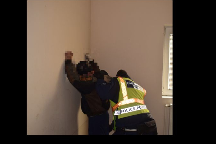 Szabadidős rendőr sem tétlenkedik Esztergomban – elfogott egy körözött férfit