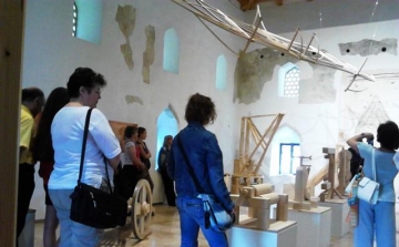 Leonardo da Vinci makettjei a Dzsámiban