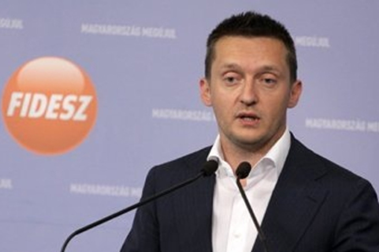 Rogán: törvény garantálja majd a rezsicsökkentést