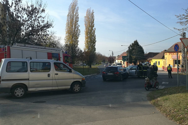 Újabb baleset a Petőfi-Terézia-Dobogókői út kereszteződésben