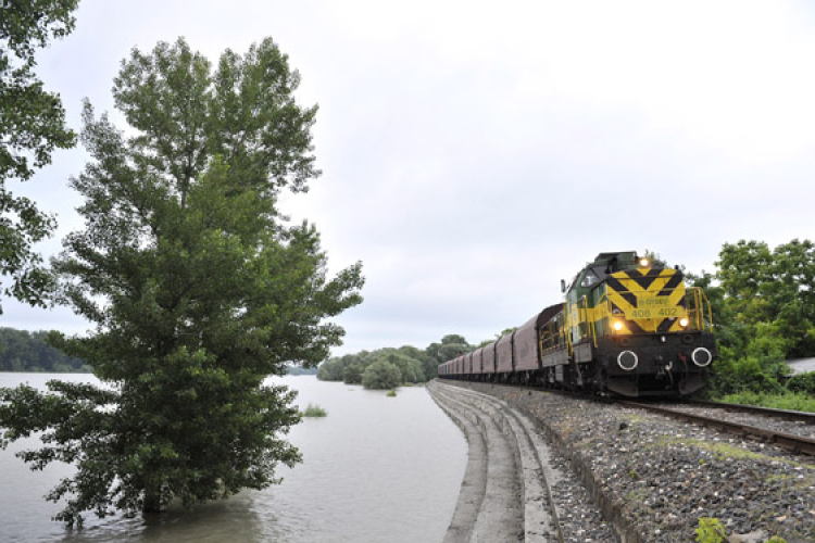 Nem járnak az esztergomi vonatok Komárom felé - FOTÓ