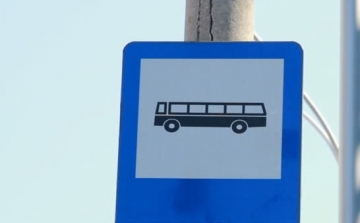 Visszakerülnek helyükre a buszmegállók a Baross utcában
