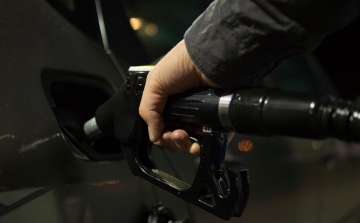 Csökken az üzemanyagok ára pénteken