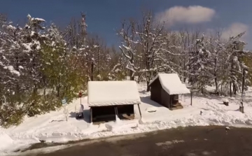 Három éve ilyenkor hó lepte be Dobogókőt - VIDEÓ