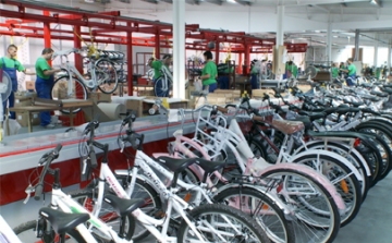 Száztízmilliós fejlesztés a Neuzer kerékpárgyárban