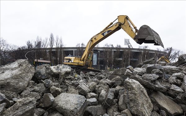 Elkezdődött a Puskás Ferenc Stadion bontása - nyolc hónapig tart