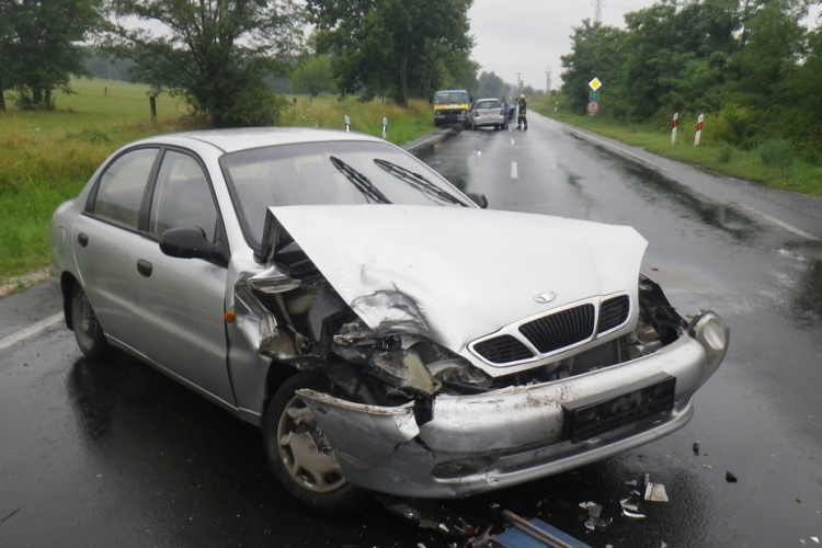 Három autó ütközött Dorog és Tokodaltáró közt