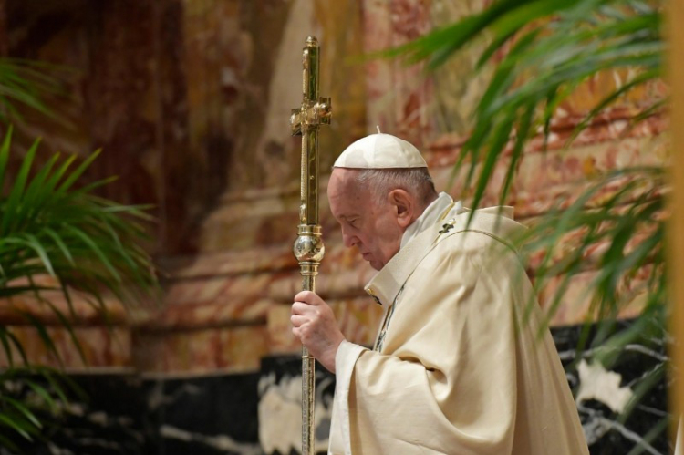 Urbi et Orbi - ma tartotta hagyományos húsvéti szentmiséjét Ferenc pápa, melynek végén áldást kért Rómára és az egész világra