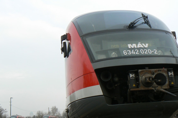 Pályakarbantartás az Esztergom-Komárom vasútvonalon