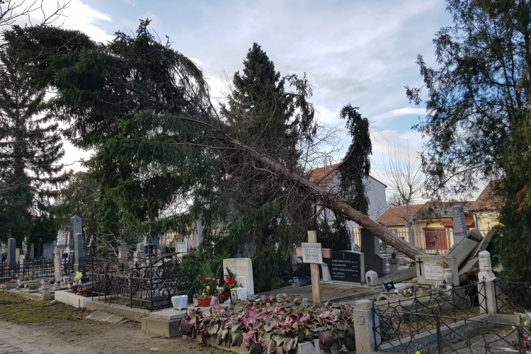 Esztergomban is károkat okozott a vihar