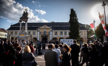 Különleges szabadtéri kiállítás nyílt a Széchenyi téren