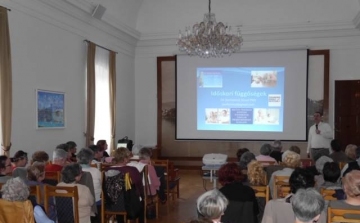 Izgalmas előadásokkal folytatódik az Esztergomi Szenior Akadémia