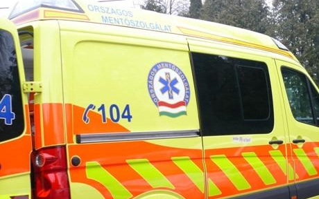 Villamos és busz ütközött össze Debrecenben, tizenketten megsérültek