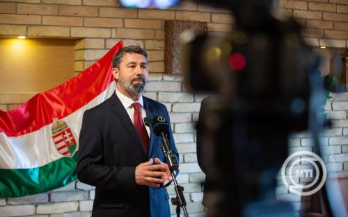 Hidvéghi Balázs állítása szerint több mint 1,6 millióan töltötték ki a nemzeti konzultációs kérdőívet