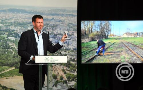 Vitézy Dávid: szakmai, alkotó munka kezdődhet a közlekedésben és a közberuházások terén