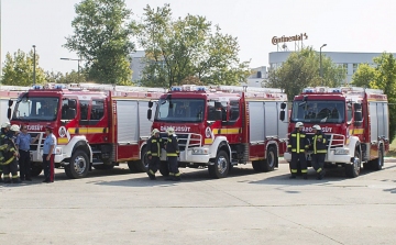 Megérkezett Esztergom új tűzoltóautója 