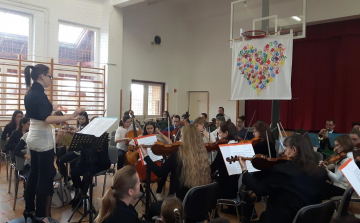 Kézfogás – interaktív koncert a Montágh iskolában
