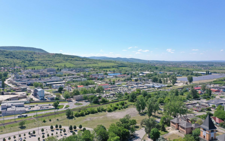 Nagy döntést hozott a Richter, óriási változás vár Dorogra