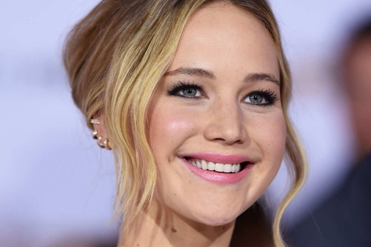 Jennifer Lawrence egy évre felcseréli a filmezést a politikai aktivizmussal