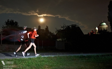 Hamarosan újra elrajtol Esztergom legkülönlegesebb futóversenye - FOTÓK