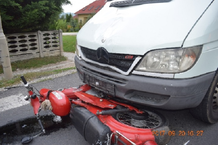 Súlyosan megsérült egy 85 éves motoros Tokodaltárón