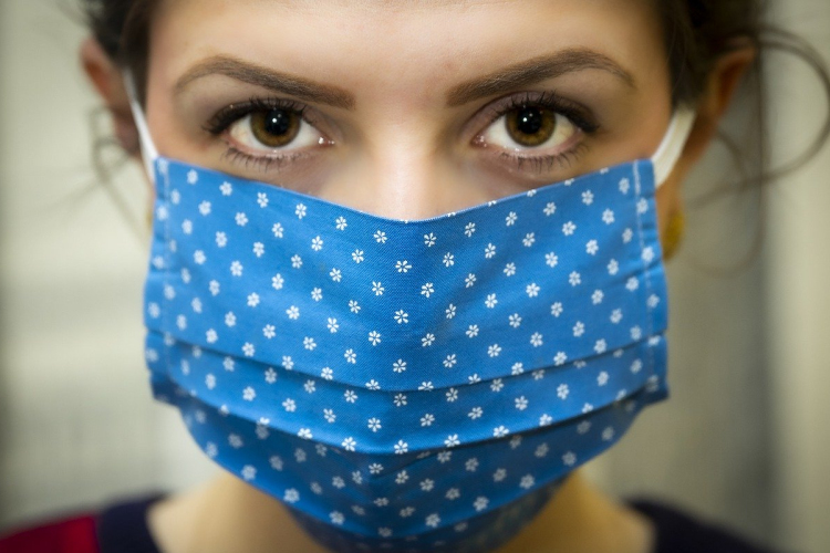 Egész Olaszországban ismét kötelezővé tették a szabadtéri szájmaszkhasználatot 