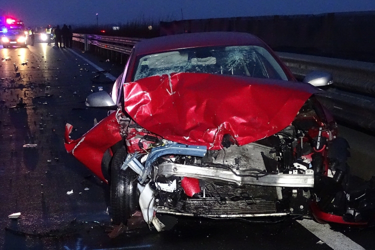 Szembe ment a forgalommal az M5-ösön halálos balesetet okozó sofőr 