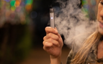 Az aromatizált elektromos cigaretták betiltására készül az amerikai kormányzat