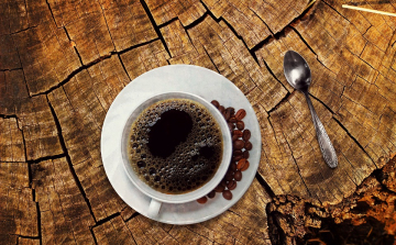 Napi fél és 3 csésze közötti kávéfogyasztás jó hatással van a szív-és érrendszerre