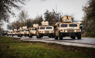 Katonai konvojok közlekednek a napokban az ország keleti részén
