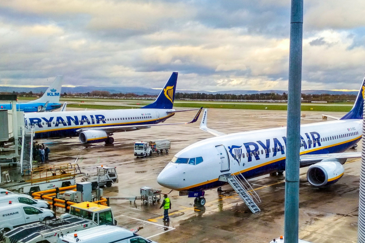 Mindent a Ryanair poggyászról: kemény vagy puha bőrönd?