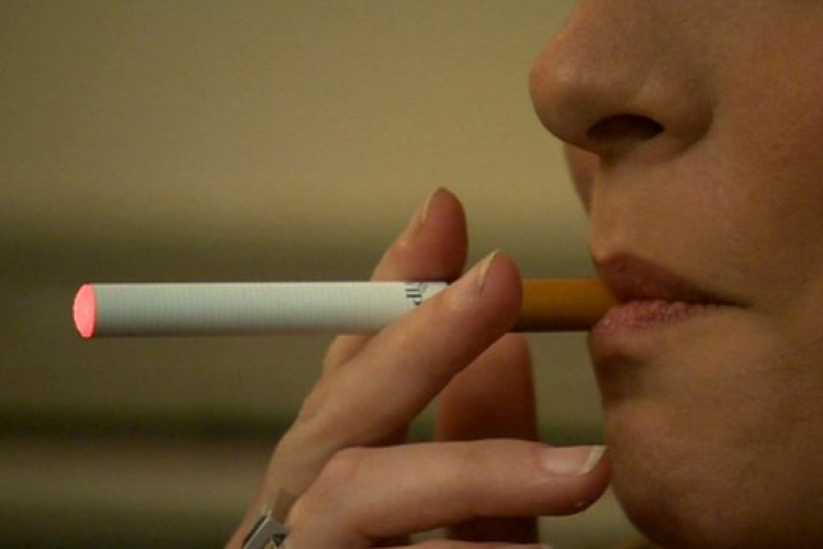 Az e-cigi kevésbé káros, mint a dohányzás