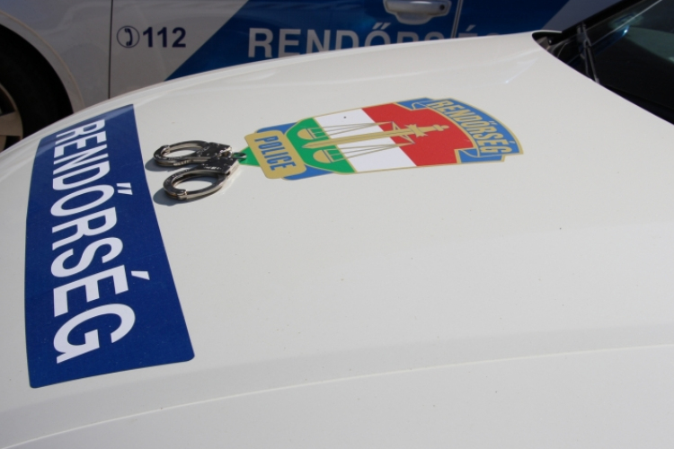 Sándor pénztárcát lopott Esztergomban