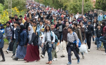 Az Adria felé vehetik az irányt a migránsok