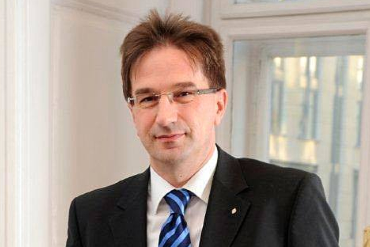 Völner Pál: Esztergom nincs egyedül