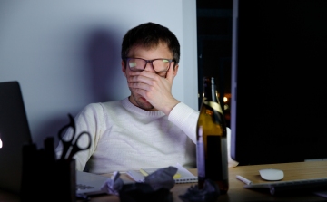 A kék fény káros hatásai, Top 5 tünet ami a képernyő előtt dolgozókat érinti