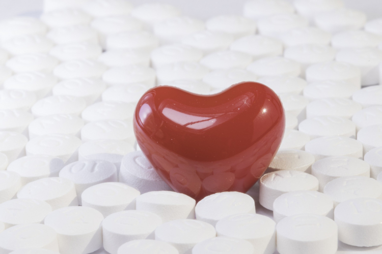 Szakértők szerint ne szedjenek aszpirint a beoltottak a trombózis kockázatának csökkentésére