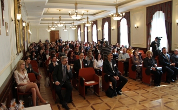 Lelkigondozás a hit és élet szolgálatában – konferencia Esztergomban
