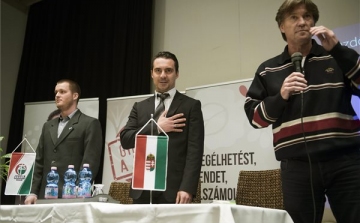 Vona Gábor: nem a Jobbik felel a holokausztért