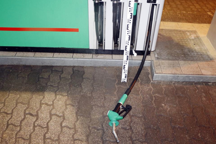 Benzinkúton gyújtogatott